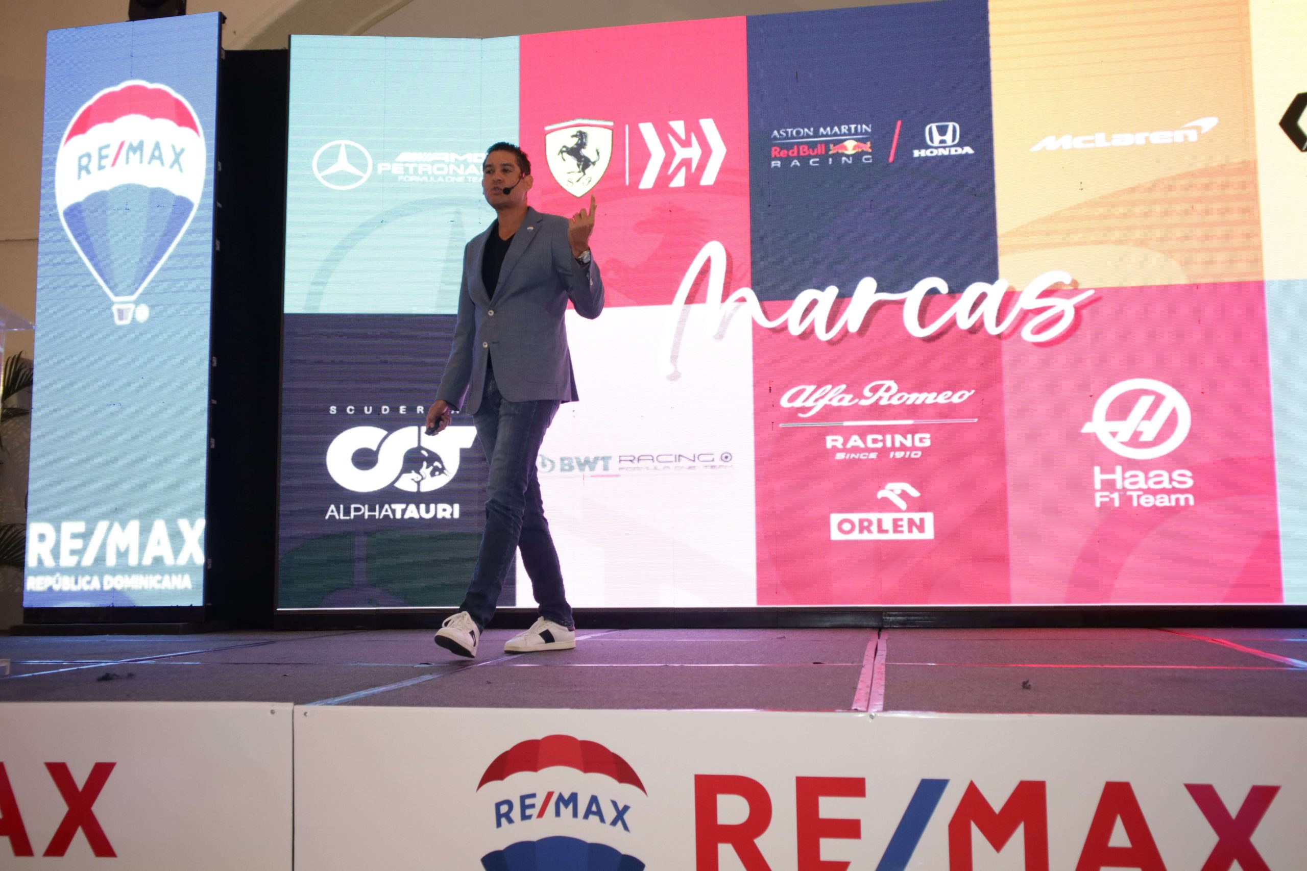 Oliver Viera en la convención nacional de remax rd